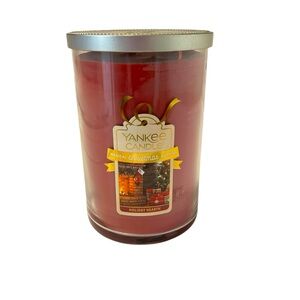 NWT Yankee Candle Holiday Hearth Red Candle